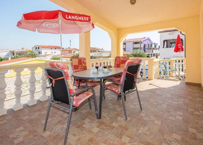 Delic Pejic דירה ויר