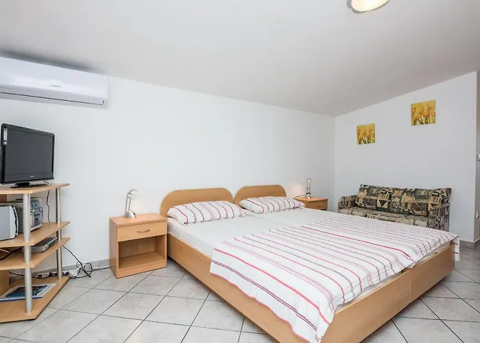 דירה Delic Pejic *